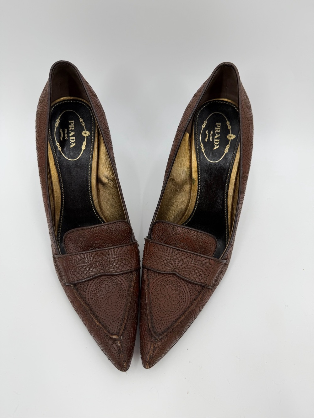 Prada Milano Brown Embossed Pointed Pumps 38.5 🤎✨